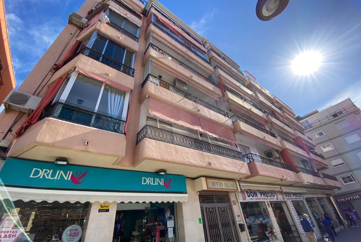 piso-en-benidorm-venta-4-habitaciones-chollo-entrada.jpg