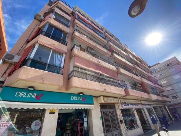 piso-en-benidorm-venta-4-habitaciones-chollo-entrada.jpg